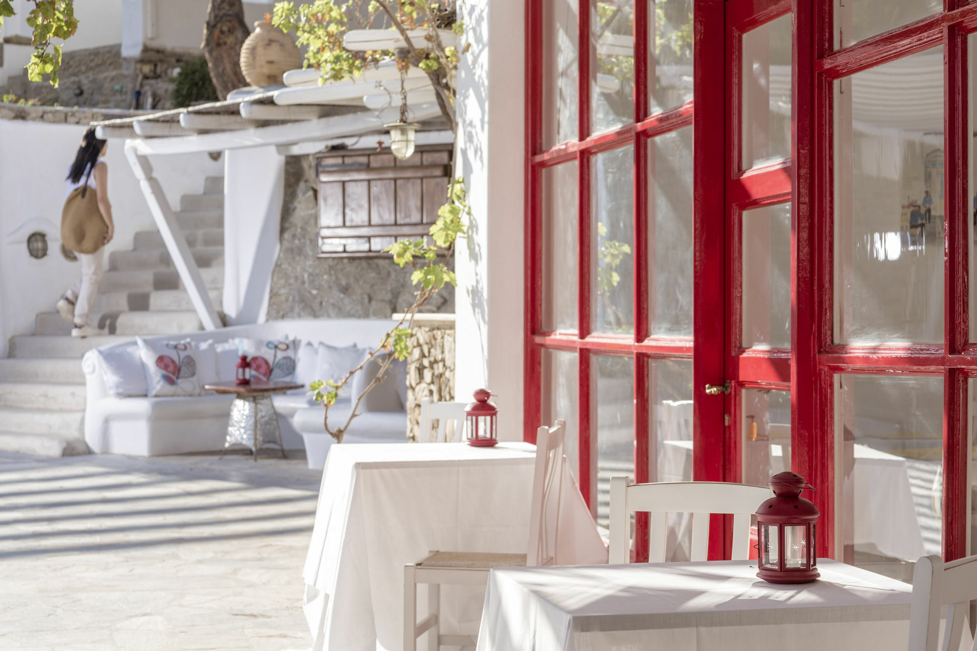 Rhenia Otel Tourlos